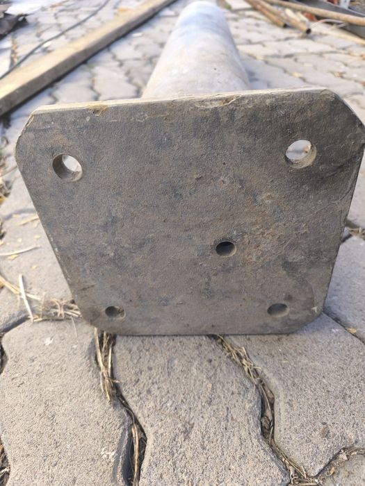 Толстостенная мощная труба станина