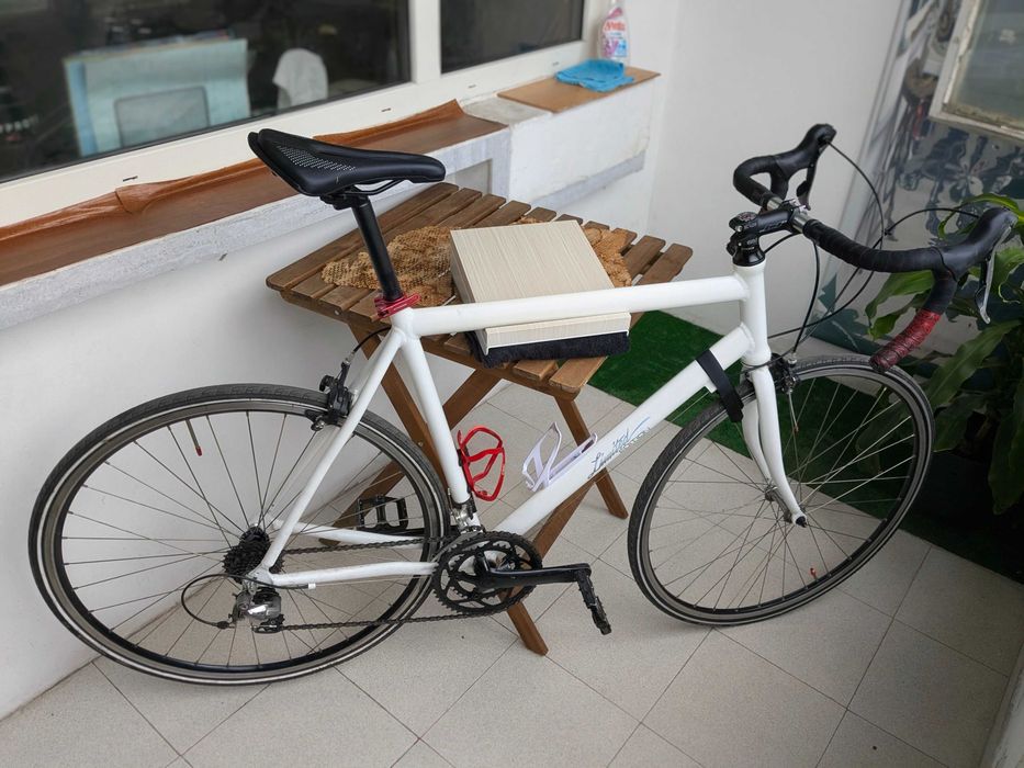 Стенна стойка за велосипед WORDLIFT