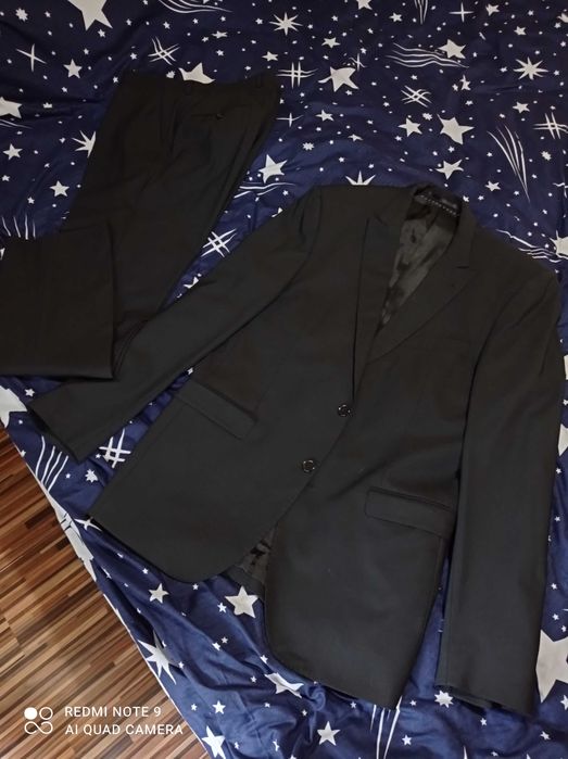 Vând costum Seroussi, negru, mărime 52