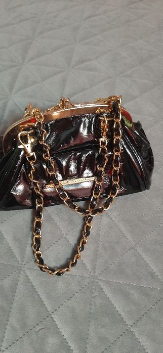 Geanta lacuita neagra eleganta 60 lei