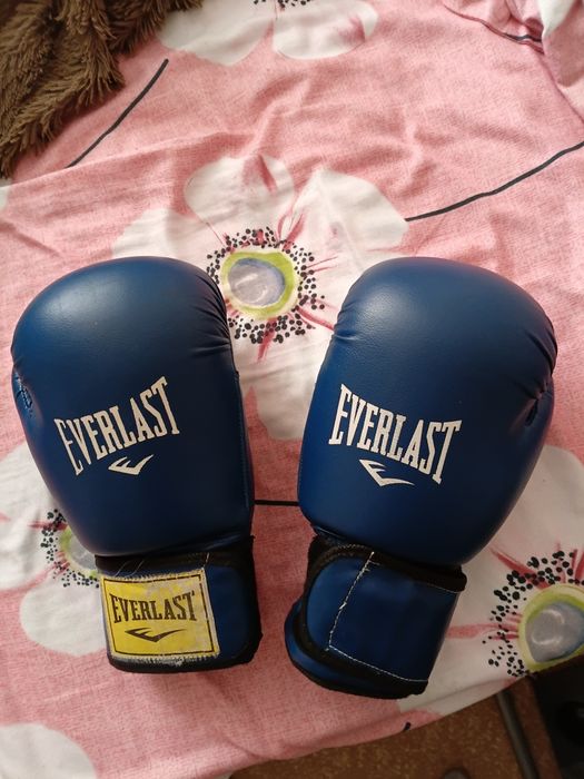 Продам перчатки боксерские для детей