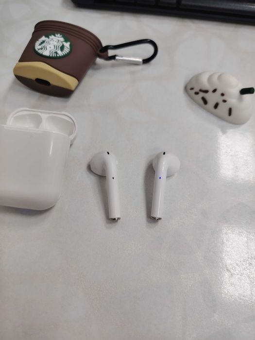Слушалки с кейс на Starbucks