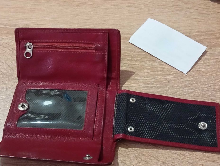 Дамско кожено портмоне на фирма ART