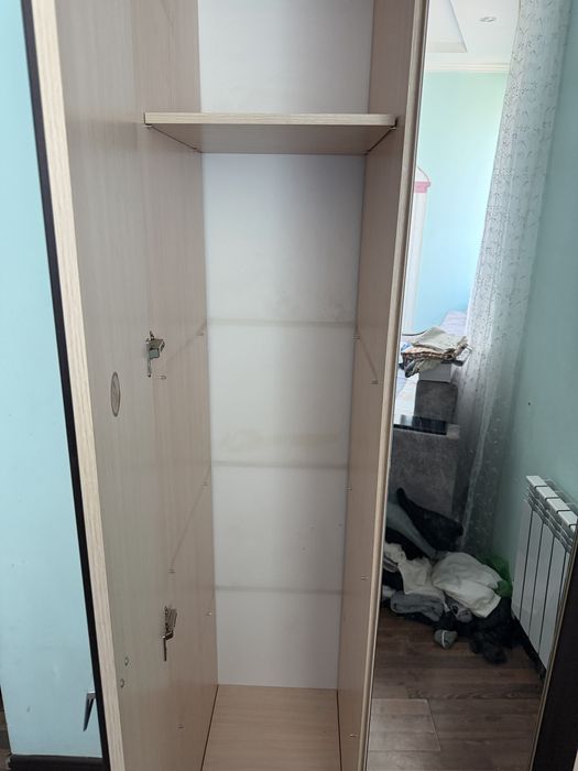 Продам шкаф плательный
