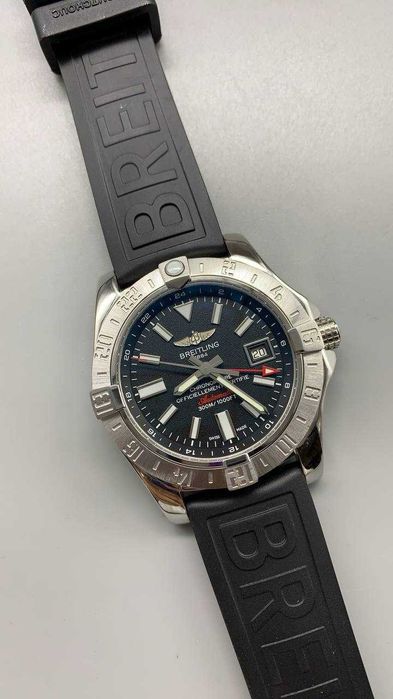Breitling Avenger Blackbrid A