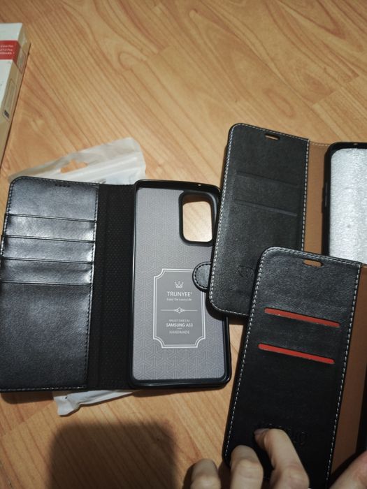 Комплект от 7 кейса за телефони