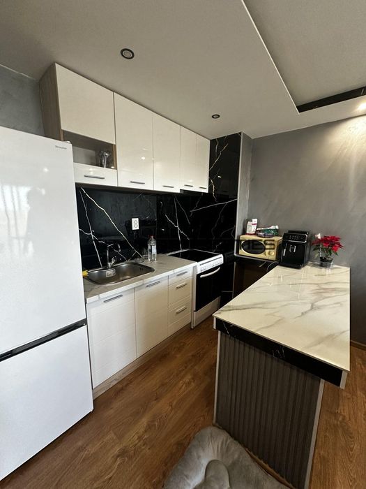 Продава се Двустаен апартамент в Бургас, Долно Езерово - 52 кв.м за 18084 €/кв.м - Снимка #1