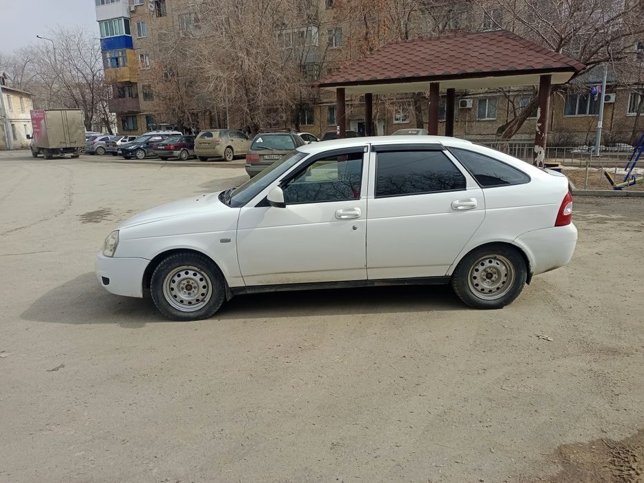 Приора хэтчбек 2012 года