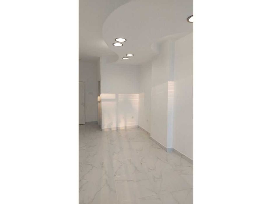 Дава се под наем Магазин в Варна, Център - 52 кв.м за 400 € - Снимка #2