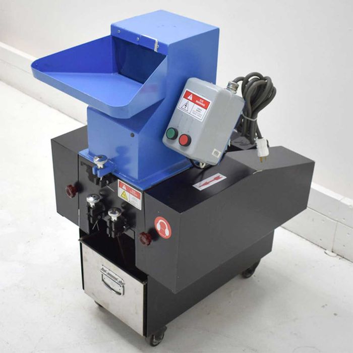 Новa дробилка за пластмаса модел Q180CN