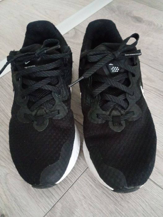 Маратонки Nike Renew