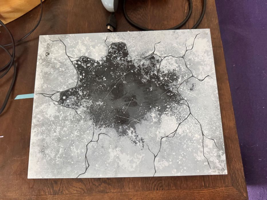 Xbox one x продавам