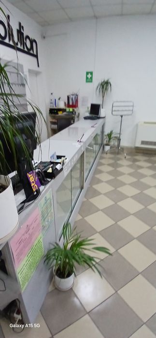 Mobilier magazin, vitrina, tejghea, panouri sina Slatwall cu accesorii