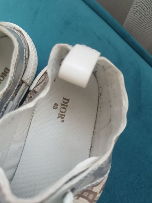 Маркови мъжки кецове Dior.