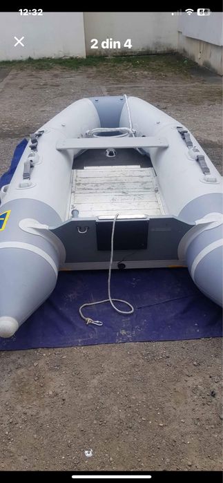 Barca cu motor si sonar