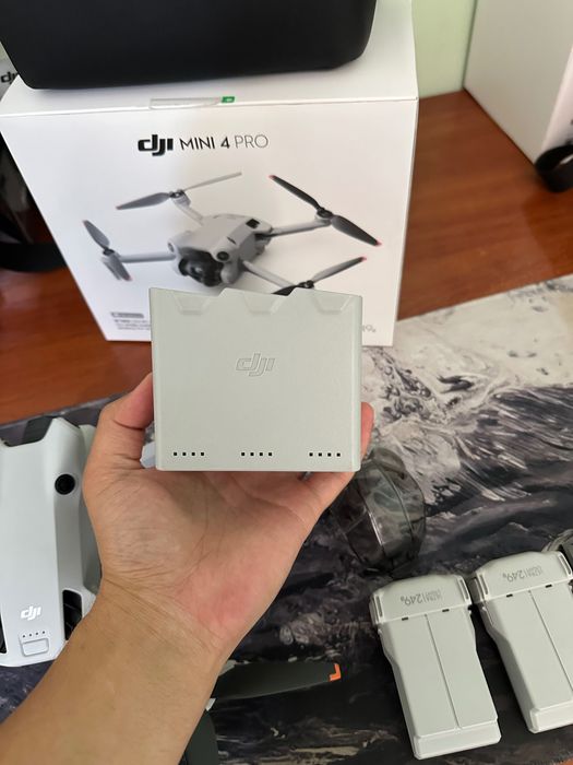 DJI Mini 4 Pro Fly More Combo