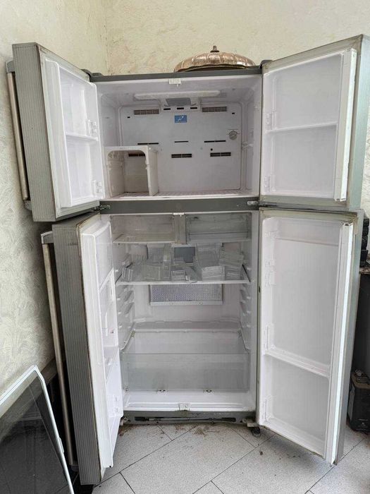 Холодильник Hitachi R-W660, 4-дверный, Silver, б/у