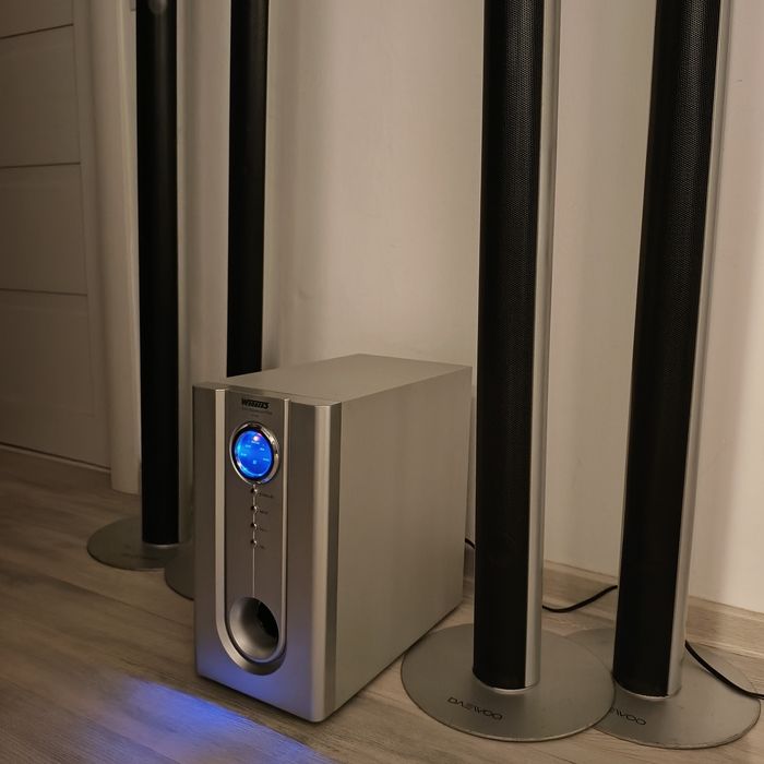 Sistem audiio sateliti si subwoofer activ