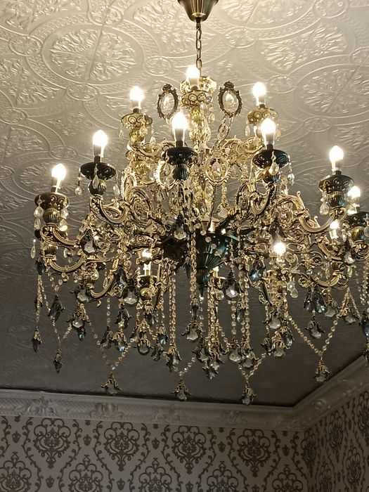 Lustral sotiladi