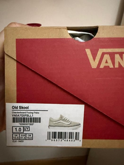 Маратонки за момичета Vans