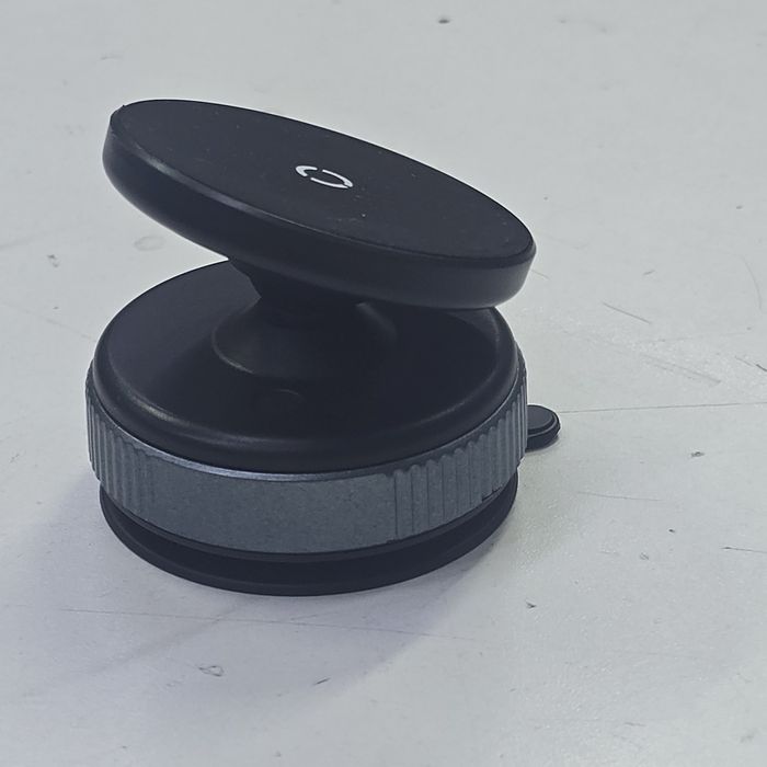 Держатели на присоске в машину. Держатель телефона для авто машину