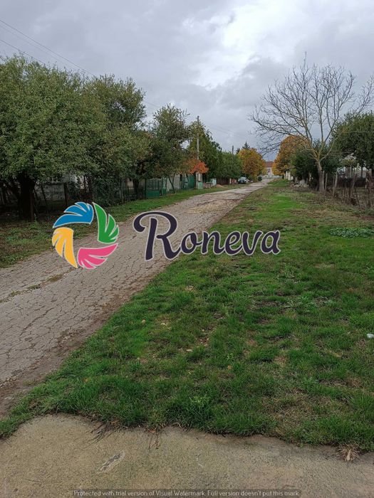 Дворно място с къща с.Новаково