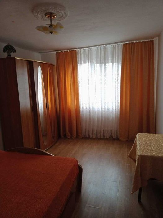 De vanzare apartament 3 camere micro 9