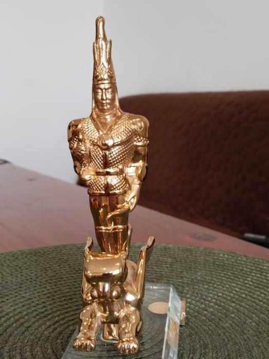 Статуэтка Золотой человек