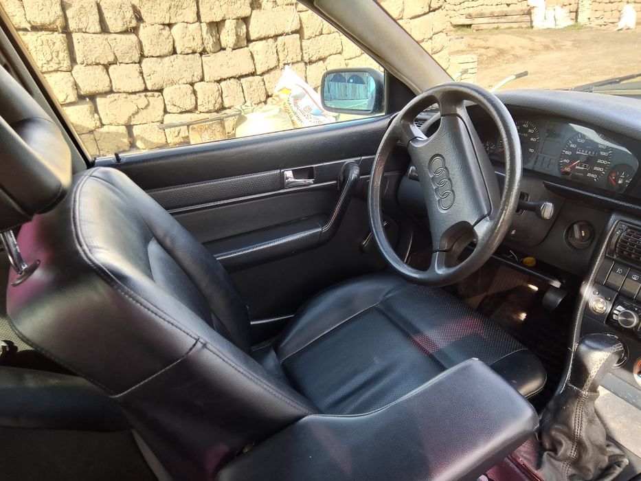 Продам Ауди 100 с4