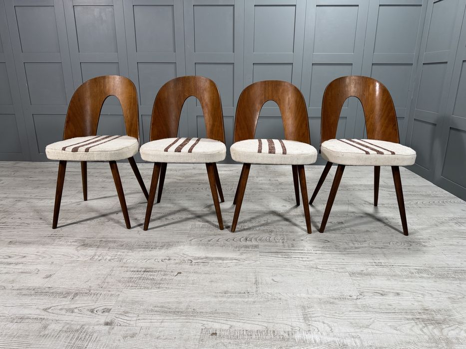 Трапезни столове на Антонин Шуман от 50-те У014