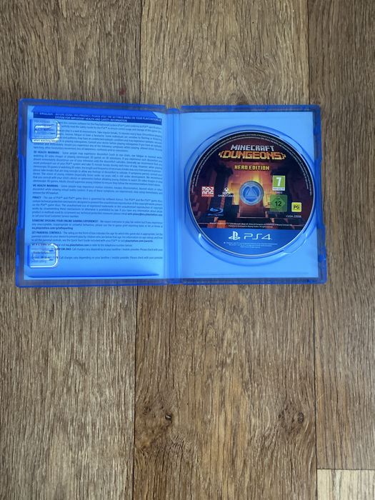 Игра на playstaition 4 MINECRAFT DUNGEONS(hero editions)