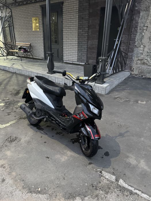 Продам скутер м8