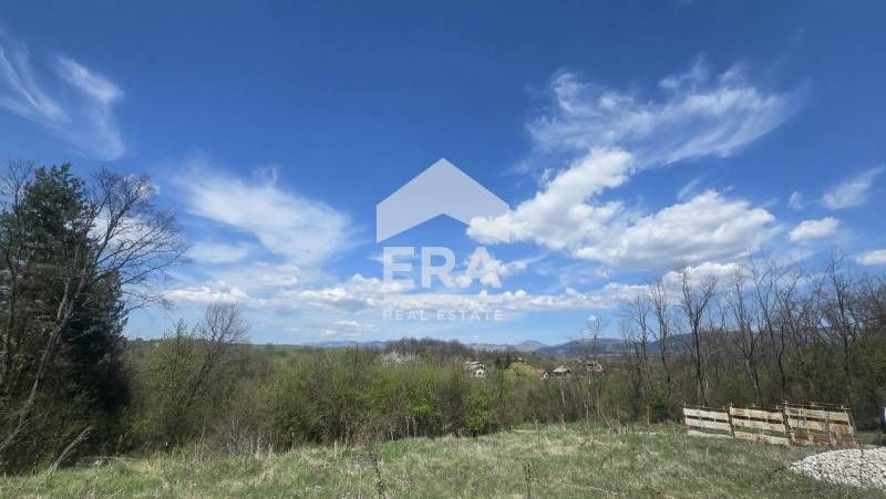 Ексклузивно! Ера Тера продава УПИ в с. Каленовци.