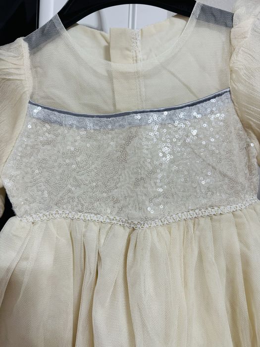 Продам нарядное платье на утренник