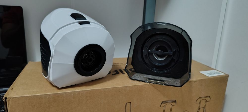 Aspirator portabil cu acumulator