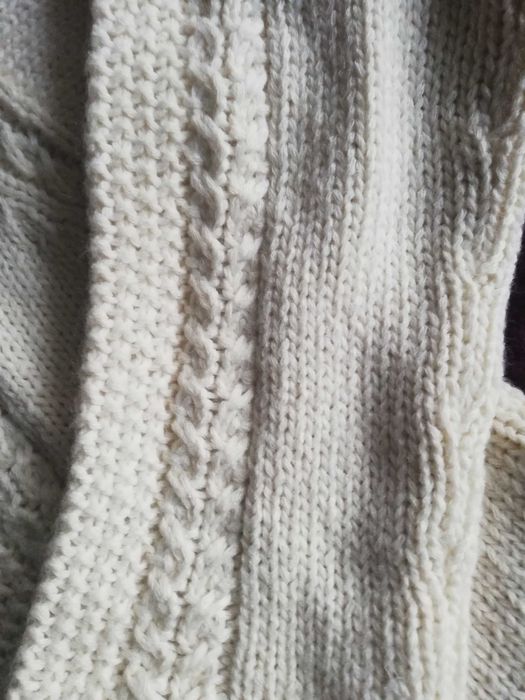 Cardigan din lana cu glugă , marime L,