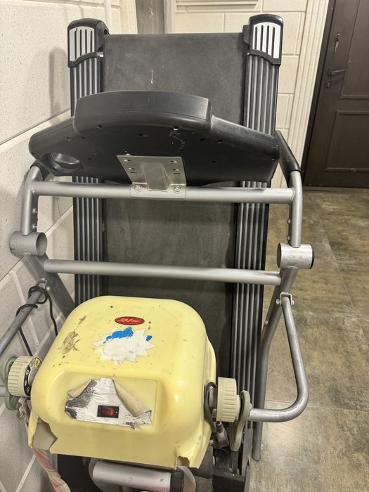 Продам беговую дорожку