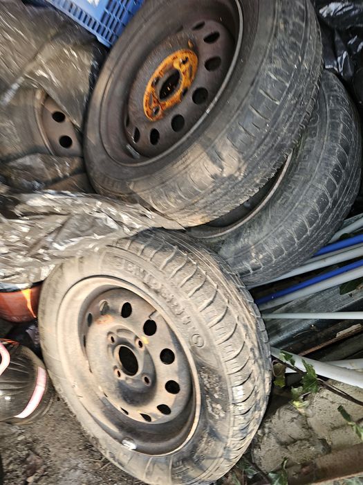 4 Roți 165 /65 R 13