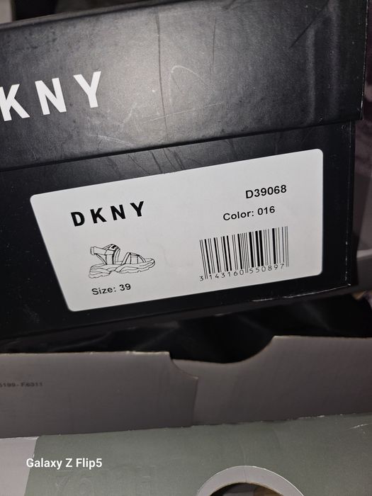 Сандали DKNY 39номер