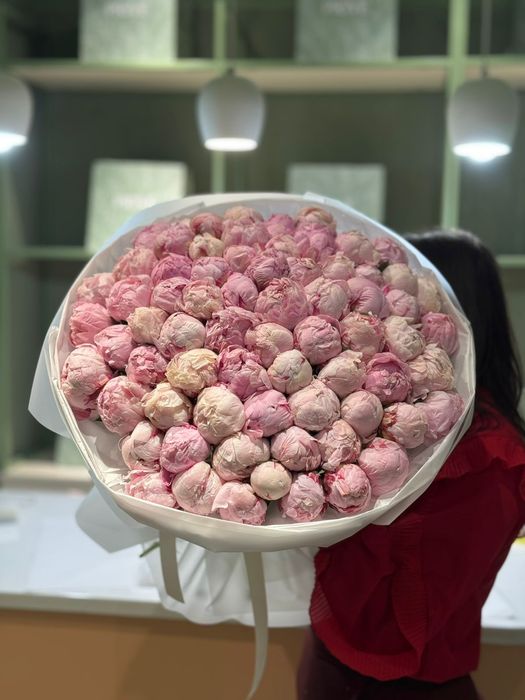 Пионы голландские розы спрей розы тюльпаны