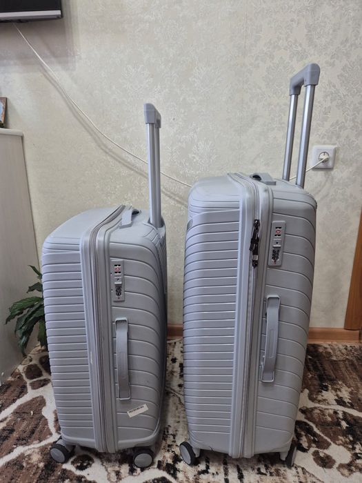 Продам чемоданы в отличном состоянии