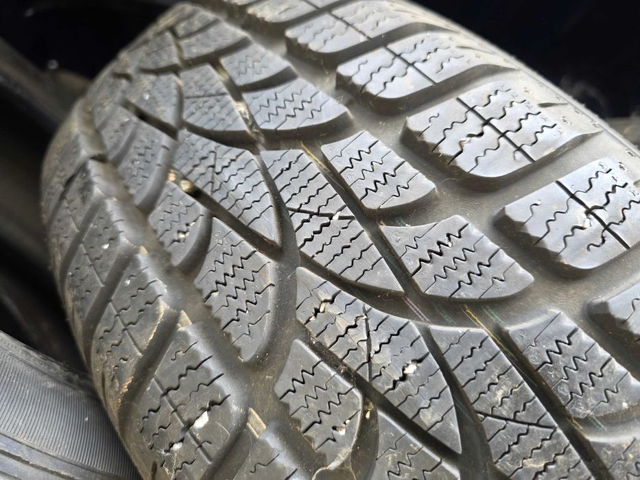 4бр Зимни гуми 195 60 16 С - Dunlop