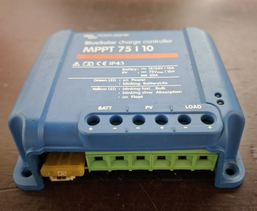 Regulator / Controler Încărcare Solară Victron Energy BlueSolar MPPT 75/10