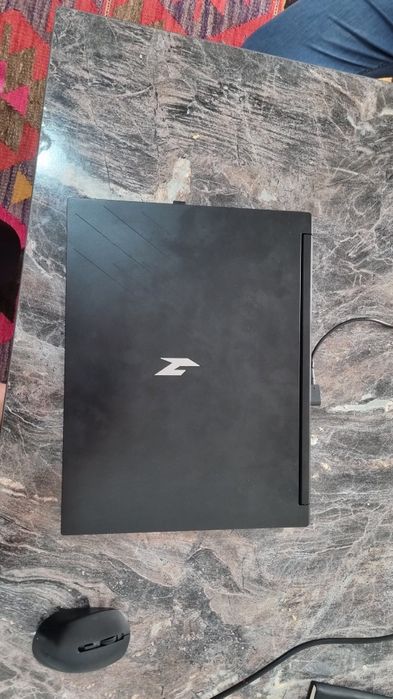 Acer Nitro V16 kuchli gaming va ish uchun noutbuk sotiladi. Holati dey