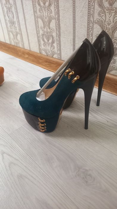 Замшевые туфли  сатылады