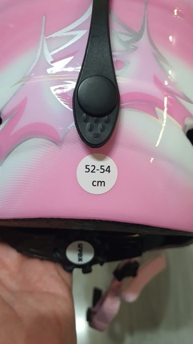 Детска ски каска увекс UVEX  неразличима от нова  и маска