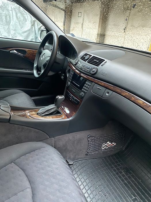 Mercedes E Class W211