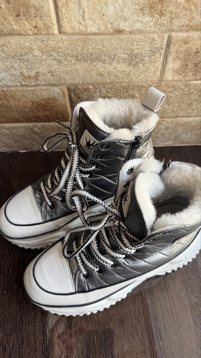 Кроссовки утепленные 38 р