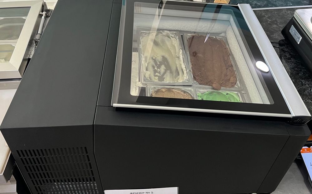 Настолна витрина за сладолед