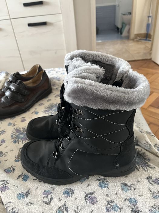 Ghete dama cu fermoar impermeabile marimea 39 Bonprix in stare f buna